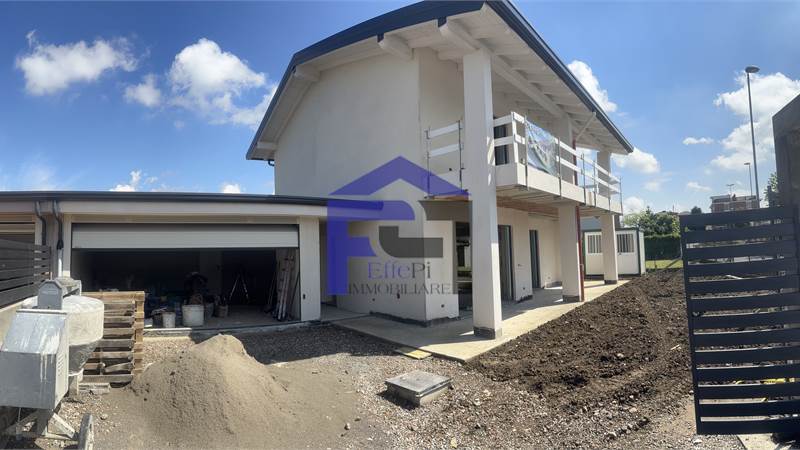 VILLA BIFAMILIARE NUOVA 